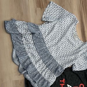 patterned blue flowy tshirt